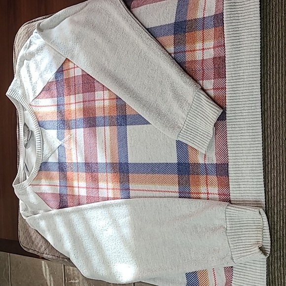 Natural Reflections Sweater - Picture 11 of 11